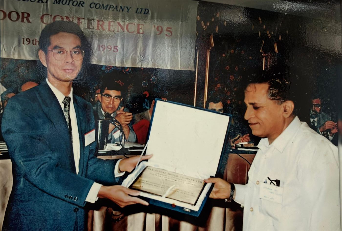 Founder Mr. Muhammad Aqil (Late) receiving automotive supplier excellence recognition